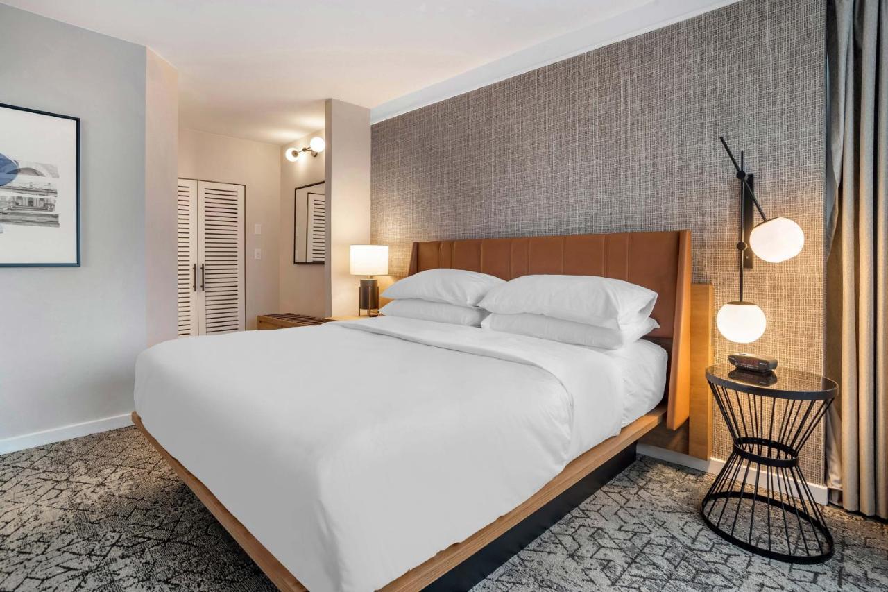 Sheraton Suites Wilmington Downtown Екстериор снимка