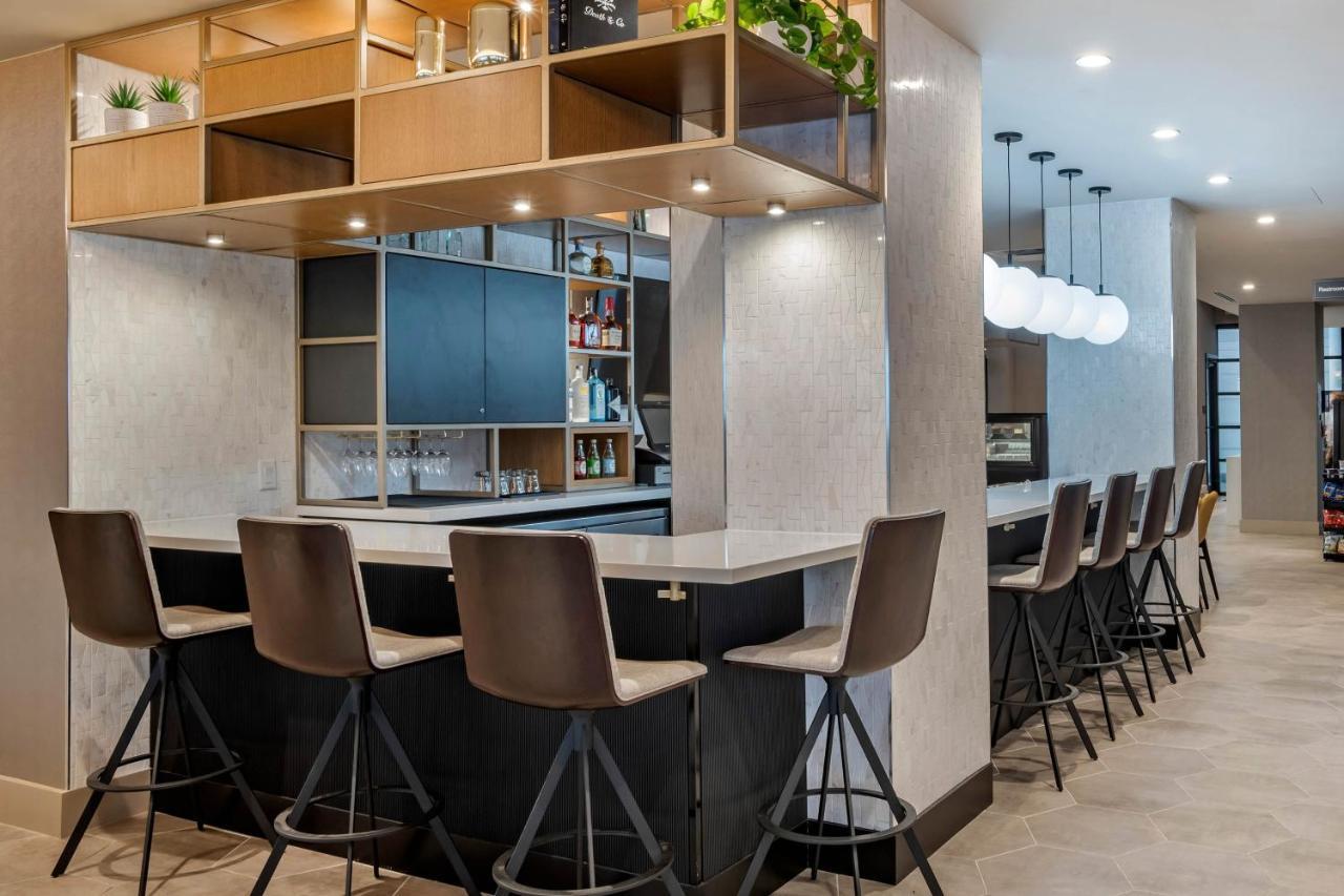 Sheraton Suites Wilmington Downtown Екстериор снимка