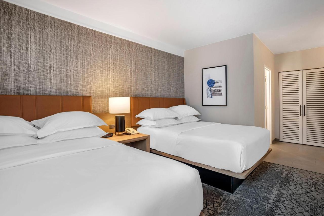 Sheraton Suites Wilmington Downtown Екстериор снимка