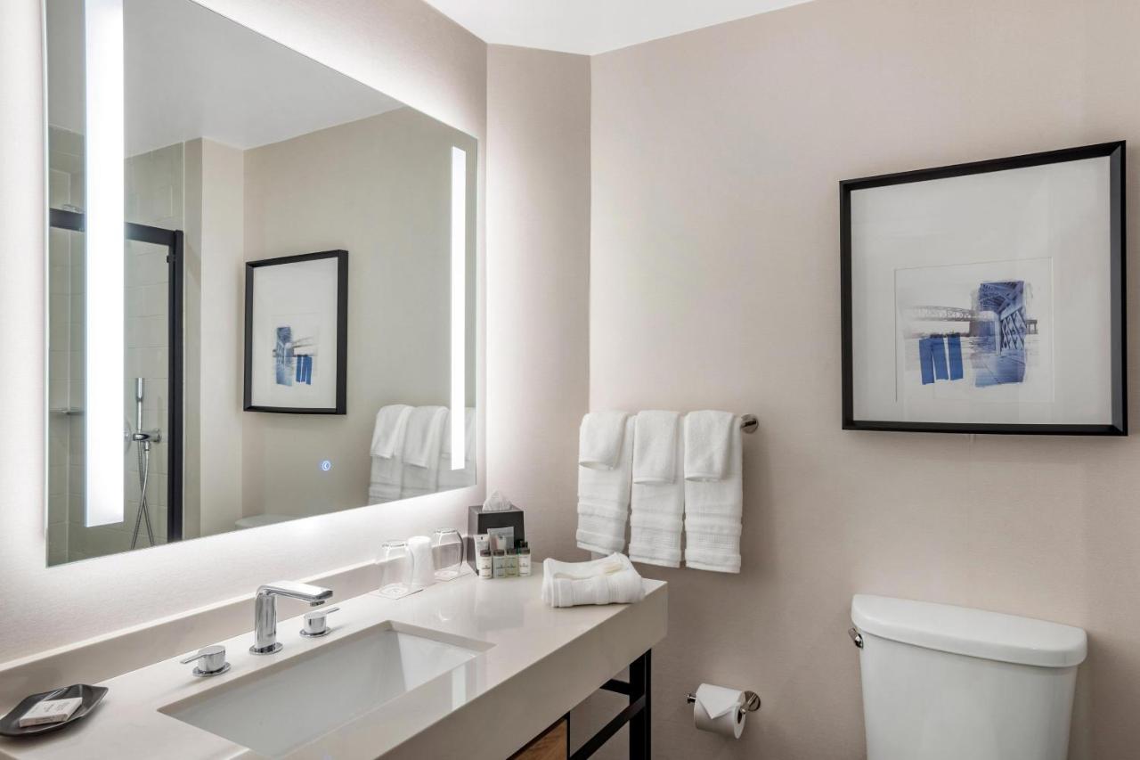 Sheraton Suites Wilmington Downtown Екстериор снимка