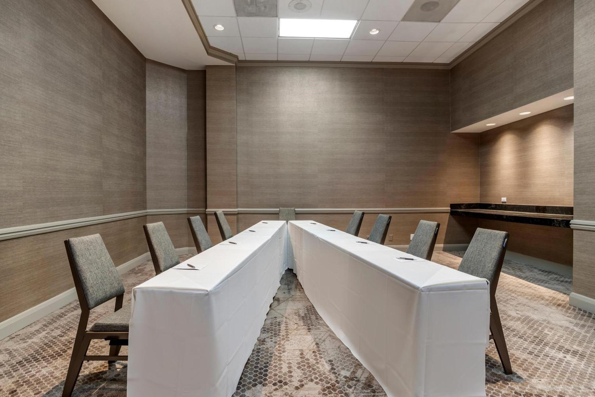 Sheraton Suites Wilmington Downtown Екстериор снимка