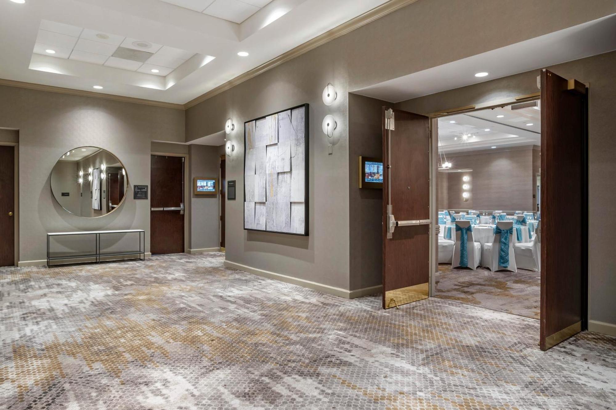 Sheraton Suites Wilmington Downtown Екстериор снимка